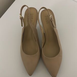 Nude sling back pump